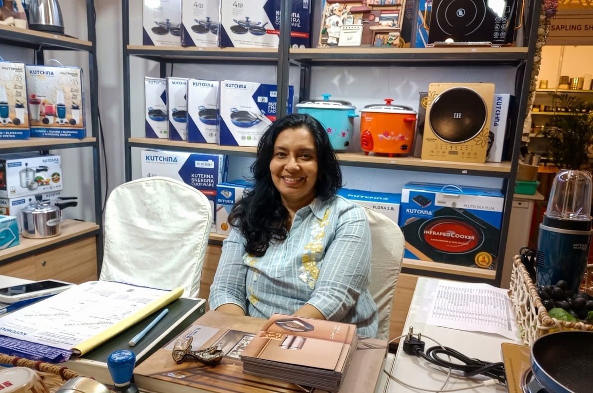Beyond the Boardroom: What a Small Exhibition Stall in Gariahat Teaches Us About True Leadership